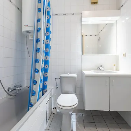 Spacious With View, Cleaning Included Apartment